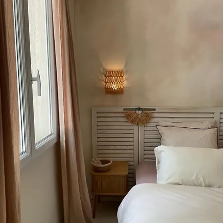 Bed & Breakfast L'evidence En Provence 3*